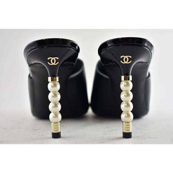Chanel 20C Paris Rome Pearl Black Leather CC Mule Slide Backless Heel Pump 40.5 - Picture 7 of 8